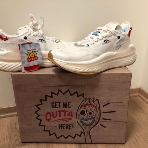 LiNing x Disney Toy Story Forky Sneakers