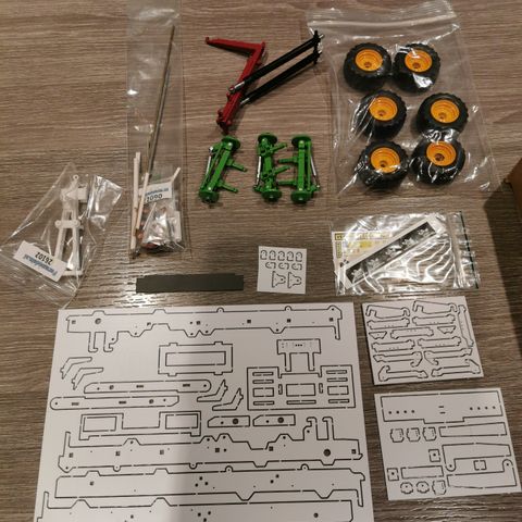 Jan Veenhuis 3-akslet krokløfter fra Farmmodels.nl med krokkasse 1/32 (1:32)