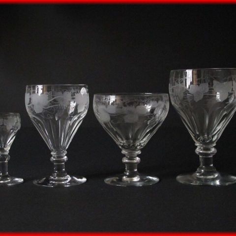 Hadeland glass Sigfried med vinranke og uten vinranke fra 1927-1964.