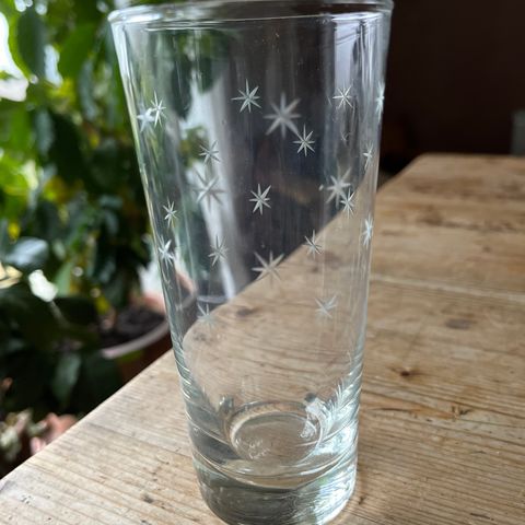 Krystall vannglass med stjernegravering