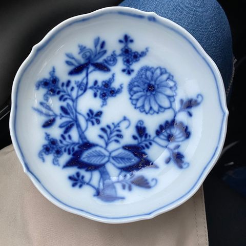 Meissen blue onion skål, 3,5 cm høy og ca 13 cm dia