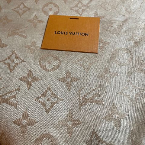 Louis Vuttion skjerf