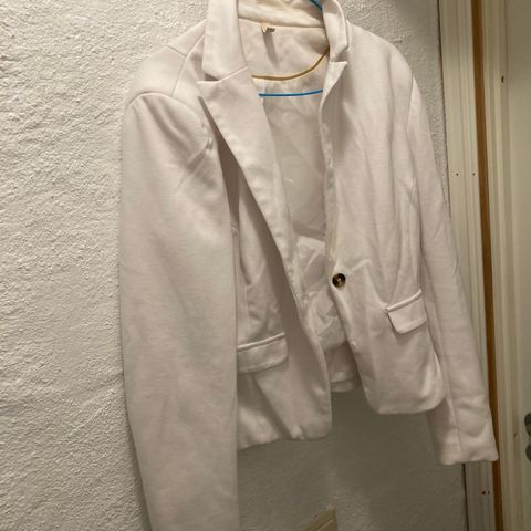 Hvit jakke