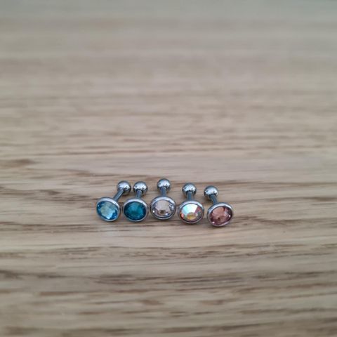 Leppepiercing, labret 25kr per stk.