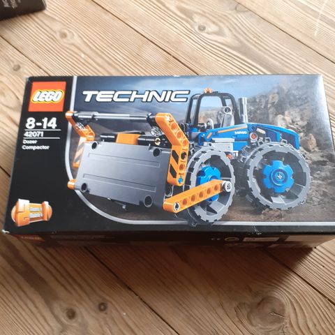 LEGO 42071. TECHNIC DOZER COMPACTOR. UÅPNET.