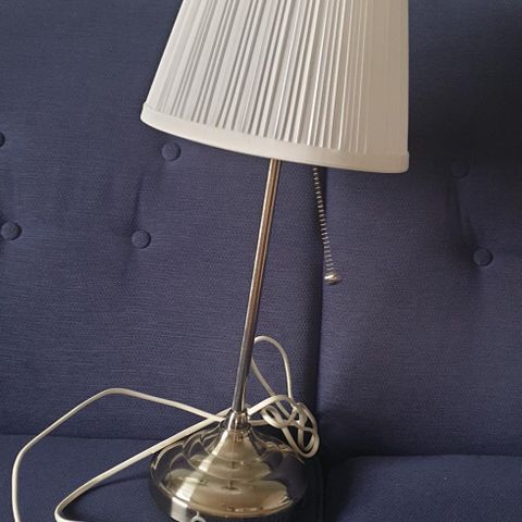 Bordlampe fra ikea årstid