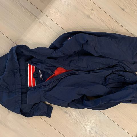 Tommy Hilfiger jakke str 140.