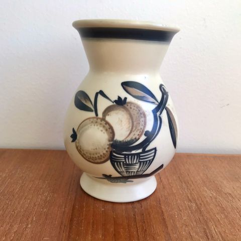 Nydelig håndmalt antikk art deco Royal Copenhagen Aluminia vase av Nils Thorsson