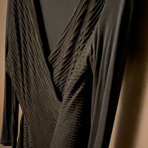 Italiensk design - Patricia Pepe, sort kjole i mykt stoff (25 % ull)