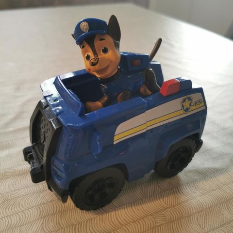 Chase med bil fra Paw Patrol