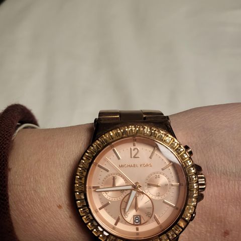 Michael Kors rosegull klokke