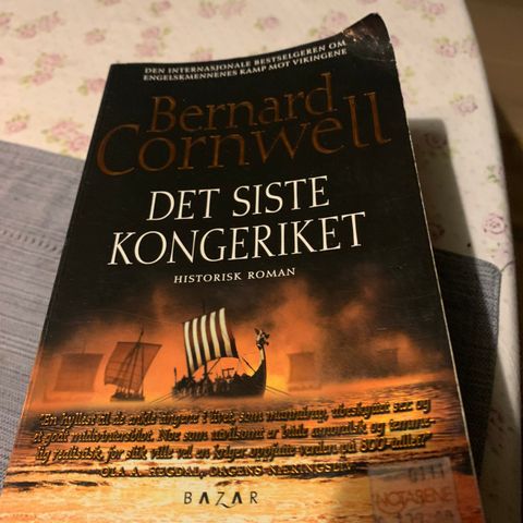 Det siste kongeriket av Bernard Cromwell til salgs.