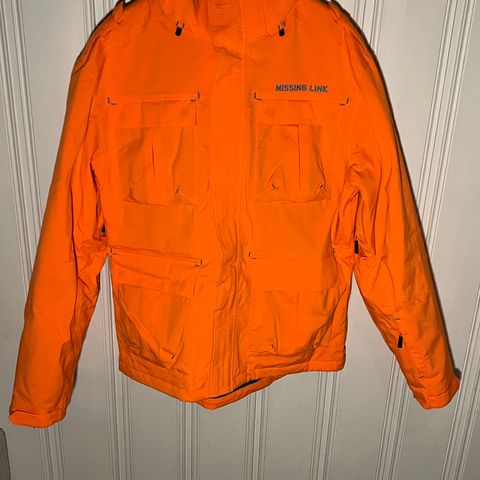 Orange skijakke og bukse fra Missing Link str. L