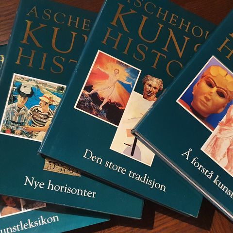 Aschehoug Kunsthistorie Bind 1-4 Fremstår som nytt.