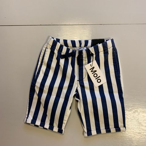 Ny shorts fra Molo (Str. 122 cm)