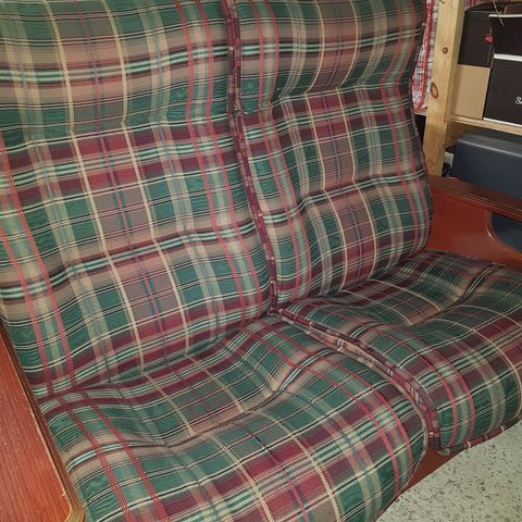 Lom 2-seter sofa med regulerbar rygg