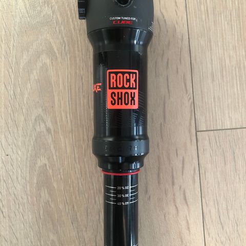 Lite brukt Rockshox Deluxe select 205x60, 2021 bakdemper selges