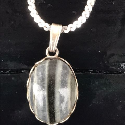 Vintage sølv smykke med sten