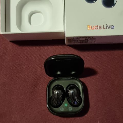 Samsung buds til salgs