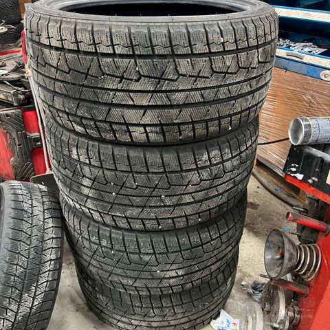 275/35r20 102v Vinter Roadcruza RW777