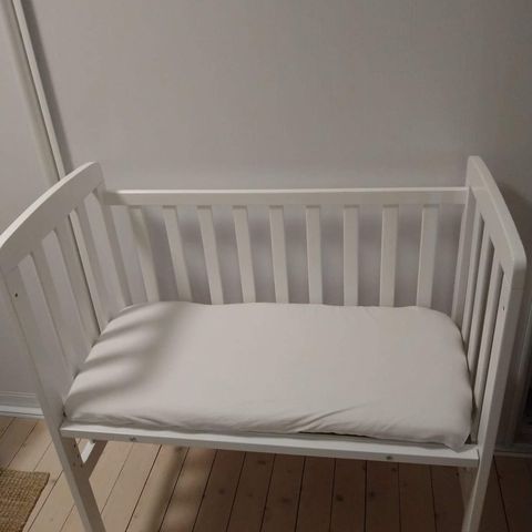 Babydan bedside crib