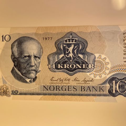 10 kr 1977 AT kv 0/01 selges