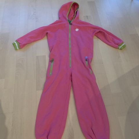 Vossatassar onepiece. 4-6år.