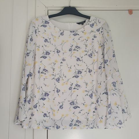 Bluse med blomsterprint