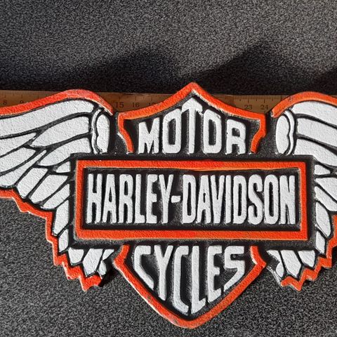 Harley Davidson skilt laget i støpejern