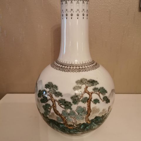 Nydelig jingdezhen vase selges