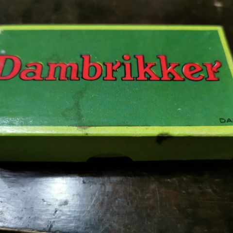 Gamle dambrikker