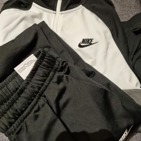 Nike tracksuit str S