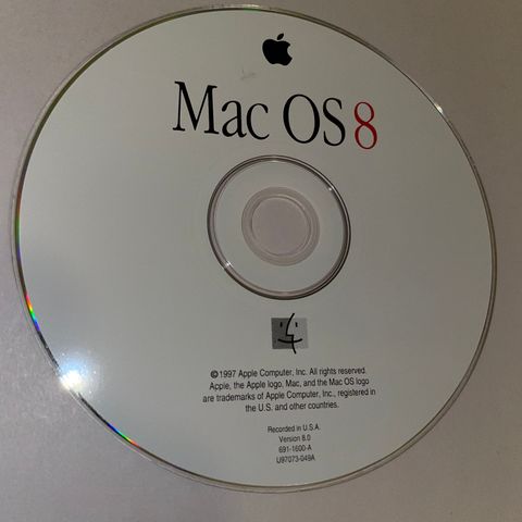 Vintage Apple Macintosh / Mac OS 8 / 1997 / U97073-049A