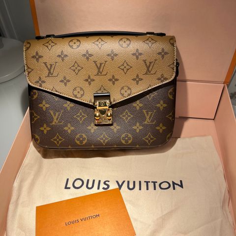 Louis Vuitton Pochette Metis Monogram Reverse ny