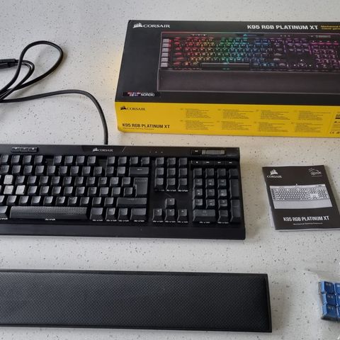 Brukt Corsair Premium tastatur til salgs