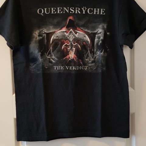 Queensryche - The Verdict t-skjorte, pent brukt, kan sendes