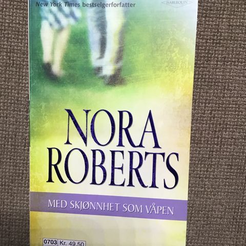 Pocketbok: Nora Roberts, Med skjønnhet som våpen