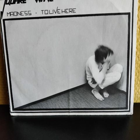 (7")SQUARE WAVES  Madness/to live here