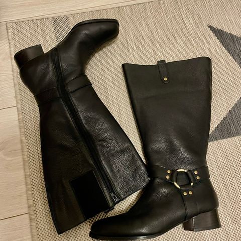 Støvletter - sort skinn - høyt skaft - str 37.5 - som ny  - elastisk - boots