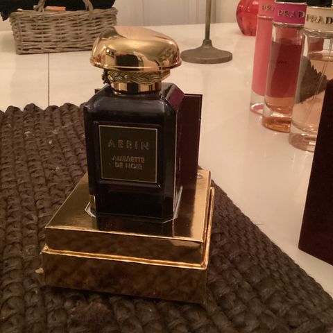 Aerin ambrettte noir parfum