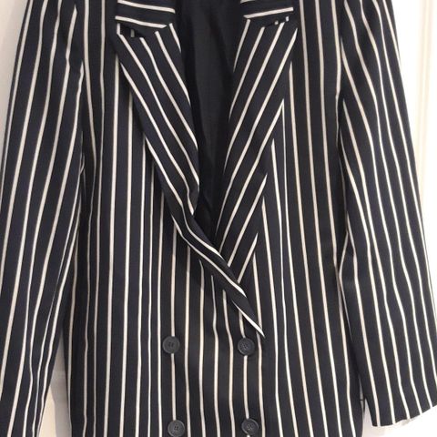 Blazer fra Just Female.