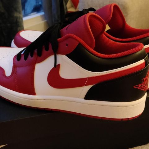 Nike Air Jordan 1 Low Chicago