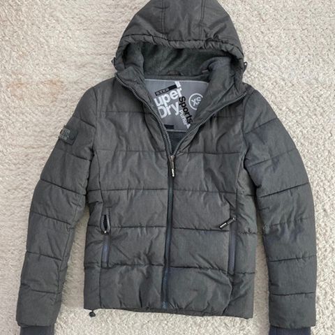 Superdry vinterjakke selges, som ny, str XS