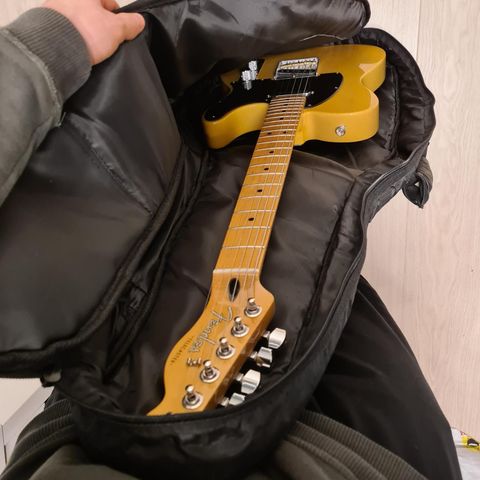 Gitar-bag selges billig