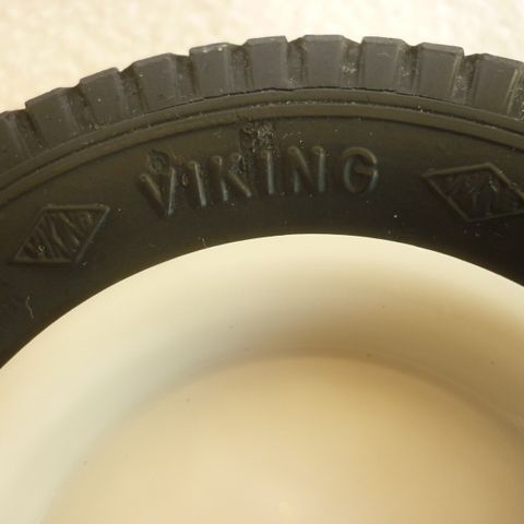 Viking - A/S Askim gummivarefabrikk (1920-1991) - Askebeger/skål.