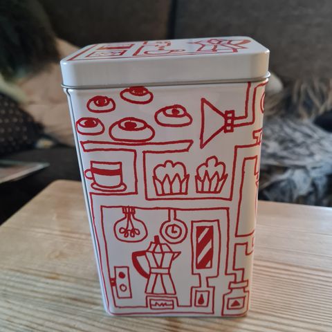 IKEA boks i metall til kaffe / te, rødt mønster