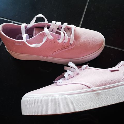 Vans Trainers Size 38 , UK 5 - pink brand new without box