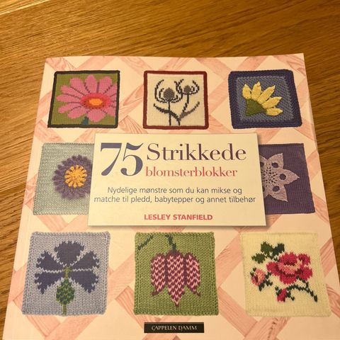 75 strikkede blomsterblokker - Lesley Stanfield