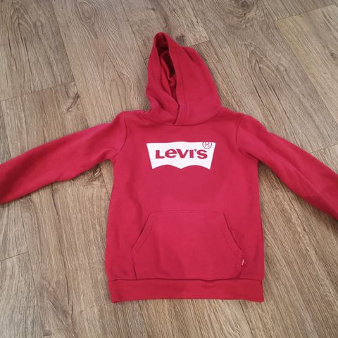 Levis hettegenser str 5 år