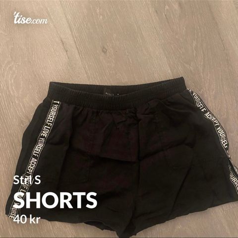 Svart shorts